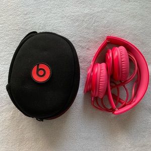 Pink beats by Dr Dre✨